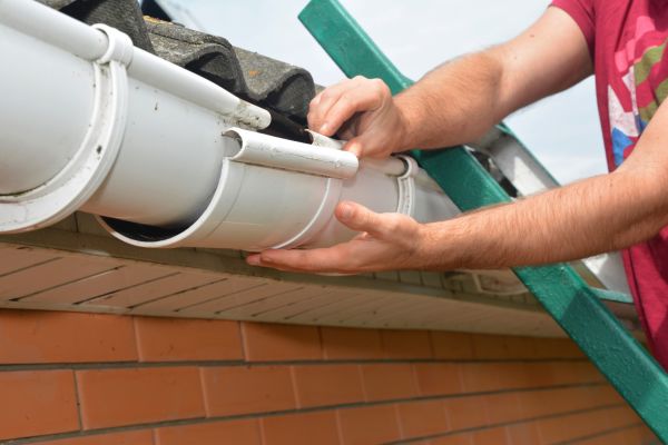Cost of Large Gutter Repair in Tooele