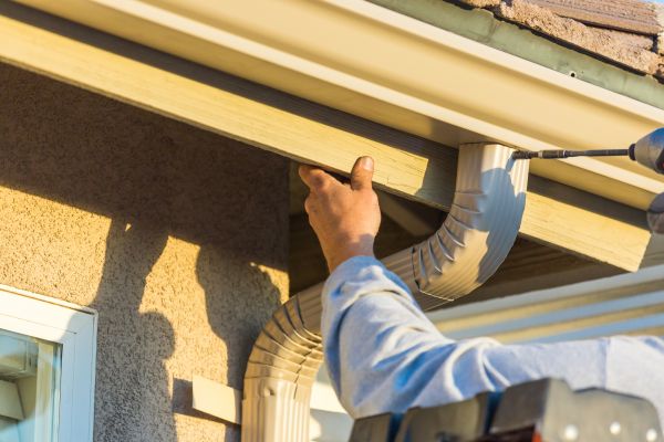 Cost of Aluminum Rain Gutter Service in Tooele